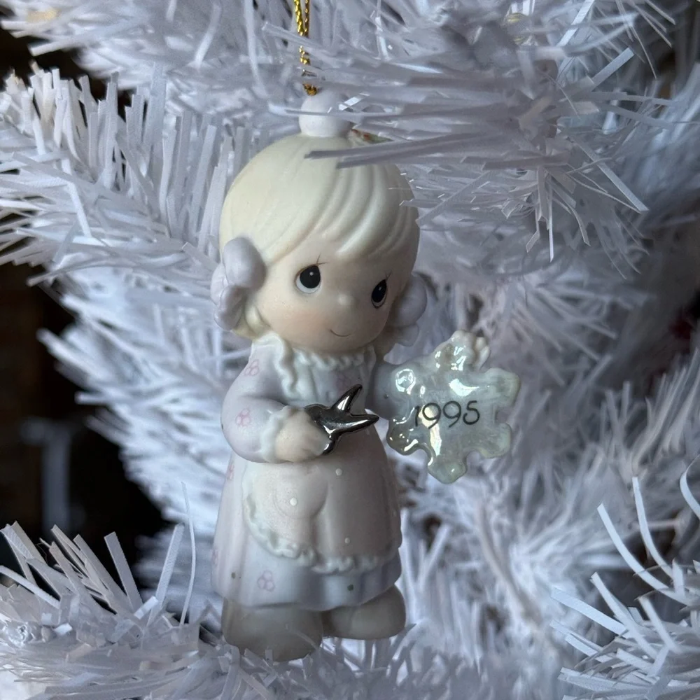 Vintage 1995 Precious Moments Charming White Holiday Collectible Ornament